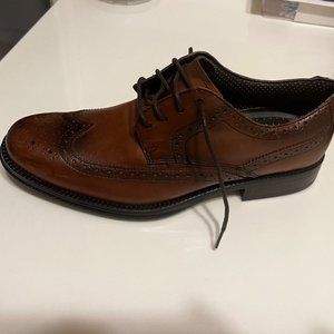 Men's Size 8 Dockers Dress Shoes, Tan, Never Worn.